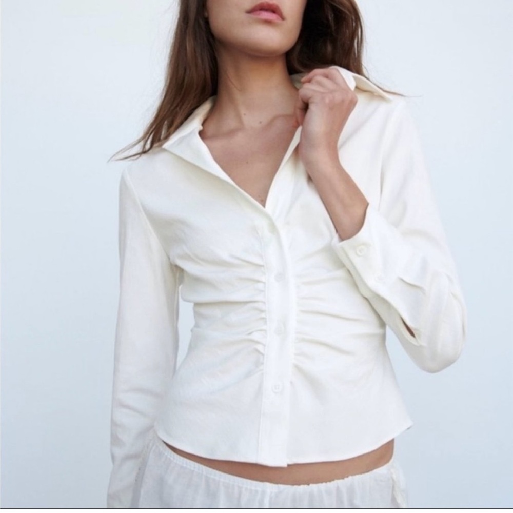 Zara Écru White collared button down blouse